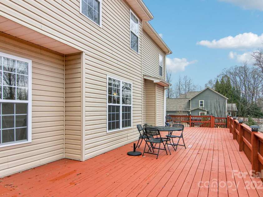 308 Crestview Lane, Spartanburg, SC 29301.  MLS# CAR4199913, YatesRealty ID 1363. 