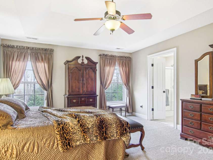 308 Crestview Lane, Spartanburg, SC 29301.  MLS# CAR4199913, YatesRealty ID 1363. Primary bedroom