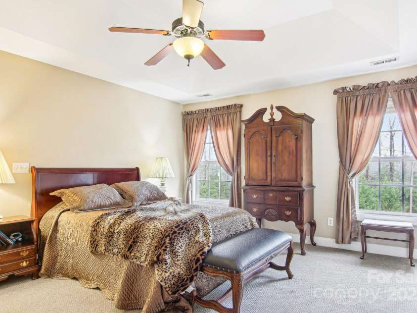 308 Crestview Lane, Spartanburg, SC 29301.  MLS# CAR4199913, YatesRealty ID 1363. Primary bedroom