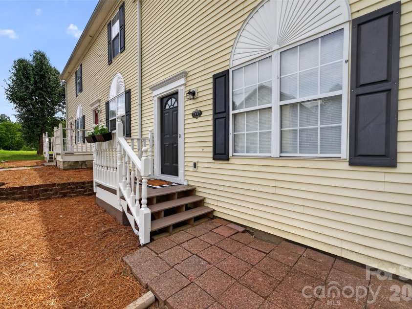1057 19th Street, Hickory, NC 28601.  MLS# CAR4407886, YatesRealty ID 13630. 