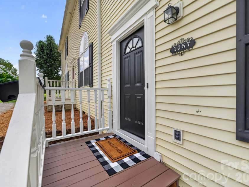 1057 19th Street, Hickory, NC 28601.  MLS# CAR4407886, YatesRealty ID 13630. 