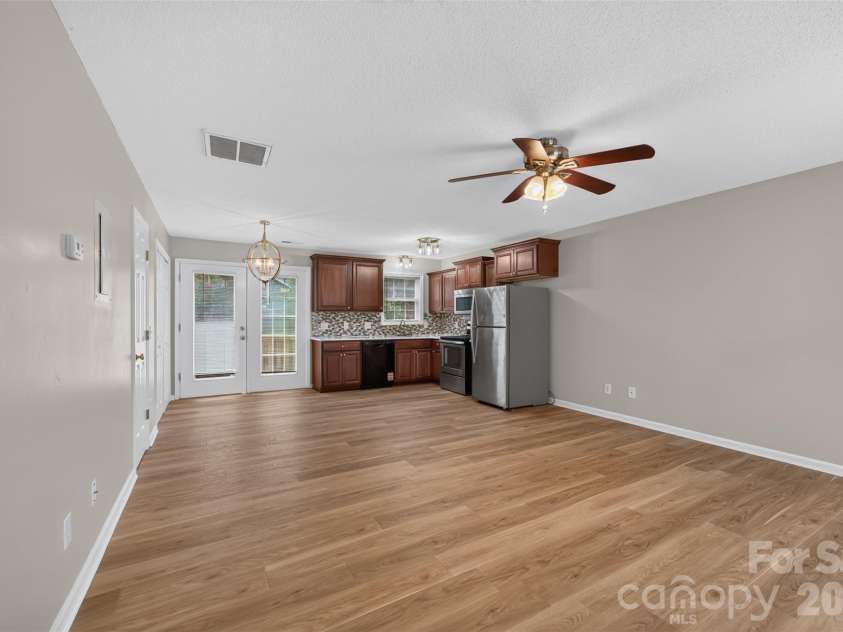 1057 19th Street, Hickory, NC 28601.  MLS# CAR4407886, YatesRealty ID 13630. 