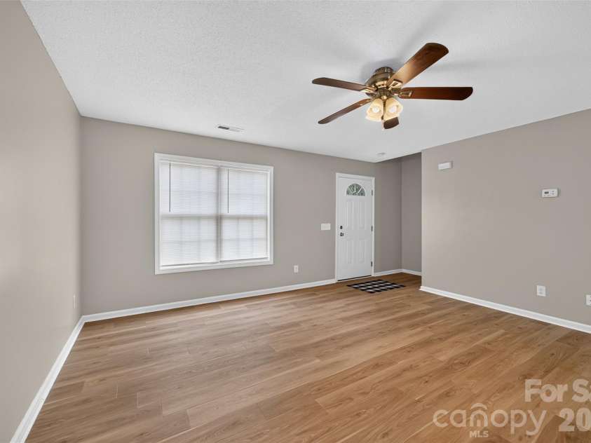 1057 19th Street, Hickory, NC 28601.  MLS# CAR4407886, YatesRealty ID 13630. 