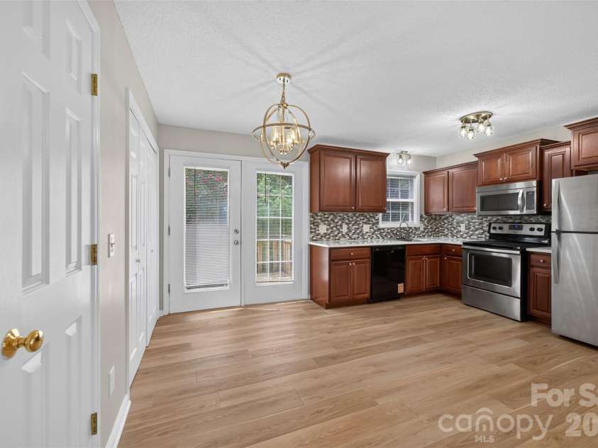1057 19th Street, Hickory, NC 28601.  MLS# CAR4407886, YatesRealty ID 13630. 