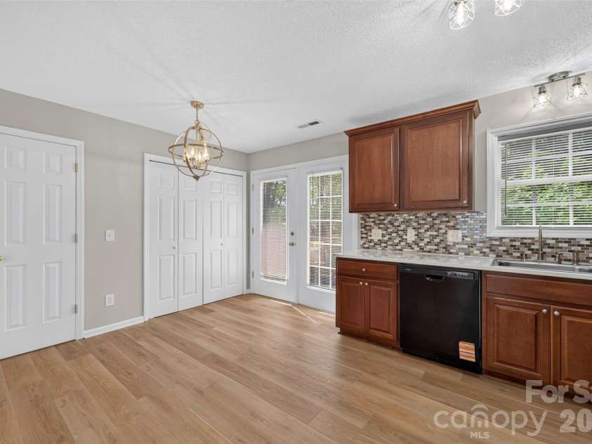 1057 19th Street, Hickory, NC 28601.  MLS# CAR4407886, YatesRealty ID 13630. 
