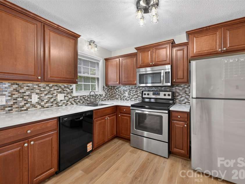 1057 19th Street, Hickory, NC 28601.  MLS# CAR4407886, YatesRealty ID 13630. 