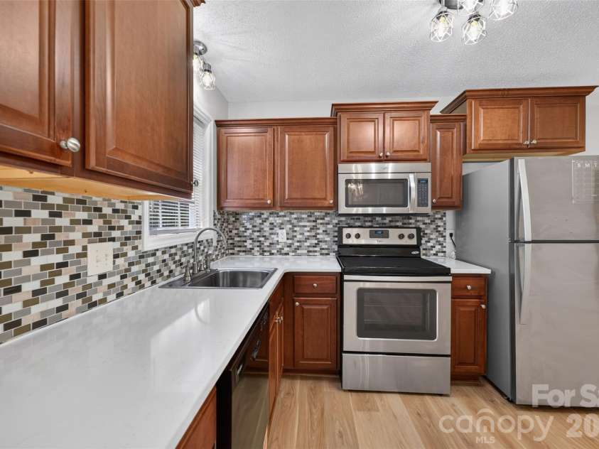 1057 19th Street, Hickory, NC 28601.  MLS# CAR4407886, YatesRealty ID 13630. 