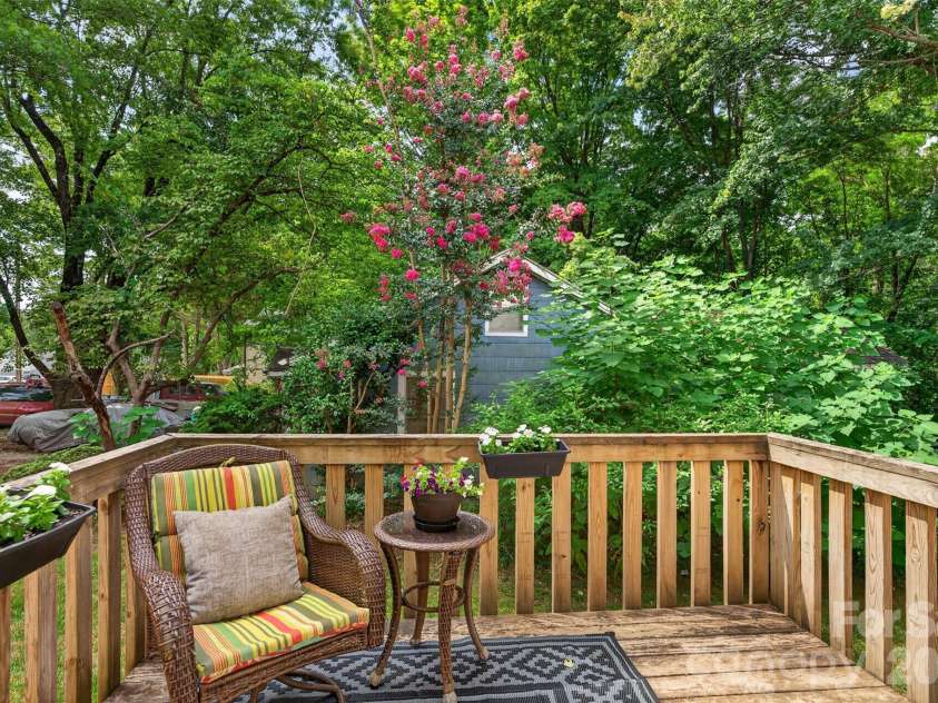 1057 19th Street, Hickory, NC 28601.  MLS# CAR4407886, YatesRealty ID 13630. 