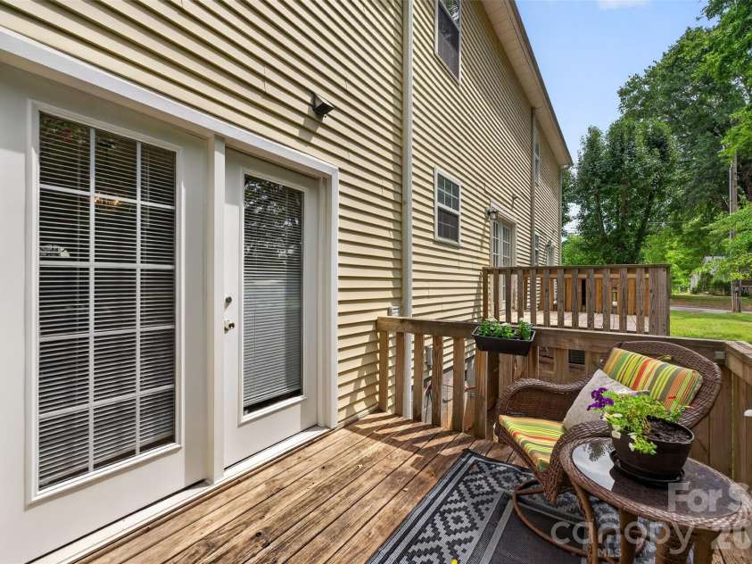 1057 19th Street, Hickory, NC 28601.  MLS# CAR4407886, YatesRealty ID 13630. 