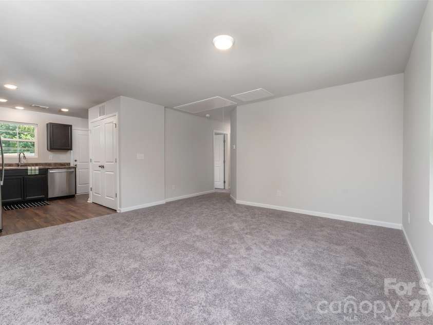 27 Forest Park Road, Marion, NC 28752.  MLS# CAR4362315, YatesRealty ID 13631. 