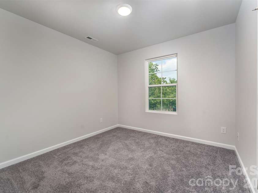 27 Forest Park Road, Marion, NC 28752.  MLS# CAR4362315, YatesRealty ID 13631. 