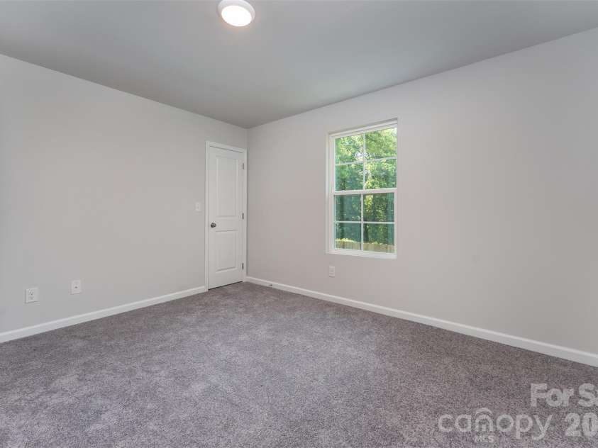 27 Forest Park Road, Marion, NC 28752.  MLS# CAR4362315, YatesRealty ID 13631. 