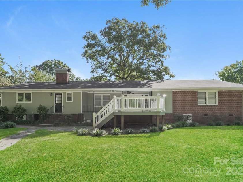 401 Pine Street, Fort Mill, SC 29715.  MLS# CAR4219749, YatesRealty ID 13631. 
