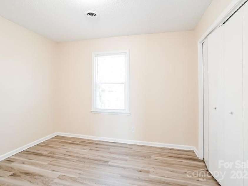 1052 Palmyra Drive, Fort Mill, SC 29708.  MLS# CAR4227886, YatesRealty ID 13632. 