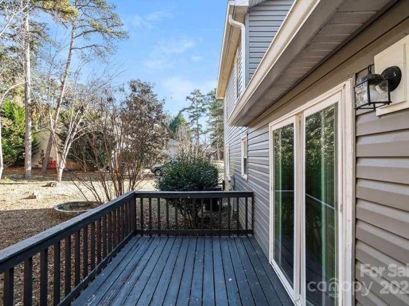 1052 Palmyra Drive, Fort Mill, SC 29708.  MLS# CAR4227886, YatesRealty ID 13632. 
