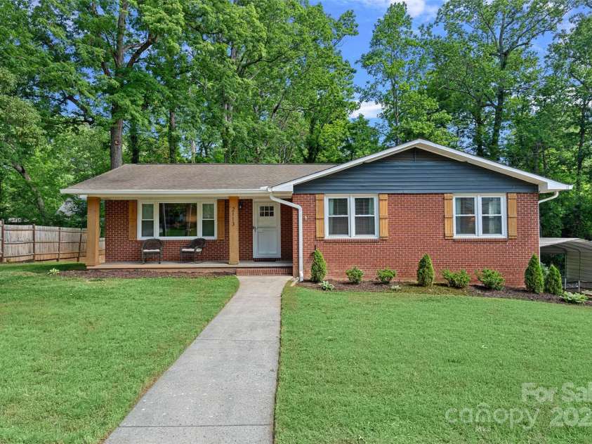 2113 Woodlawn Street, Kannapolis, NC 28083.  MLS# CAR4253582, YatesRealty ID 13633. 