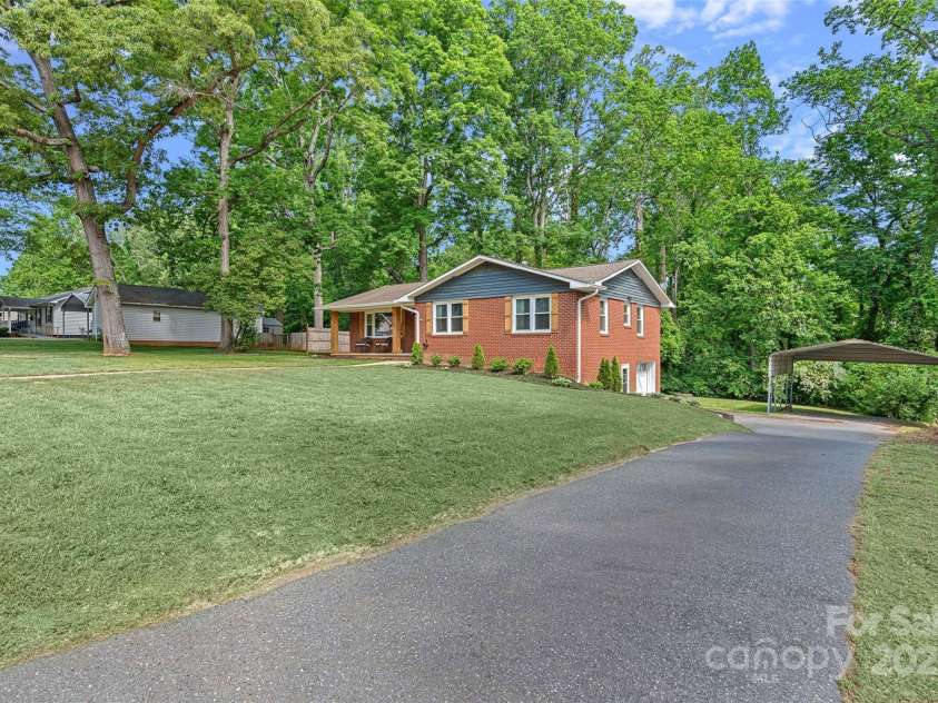 2113 Woodlawn Street, Kannapolis, NC 28083.  MLS# CAR4253582, YatesRealty ID 13633. 