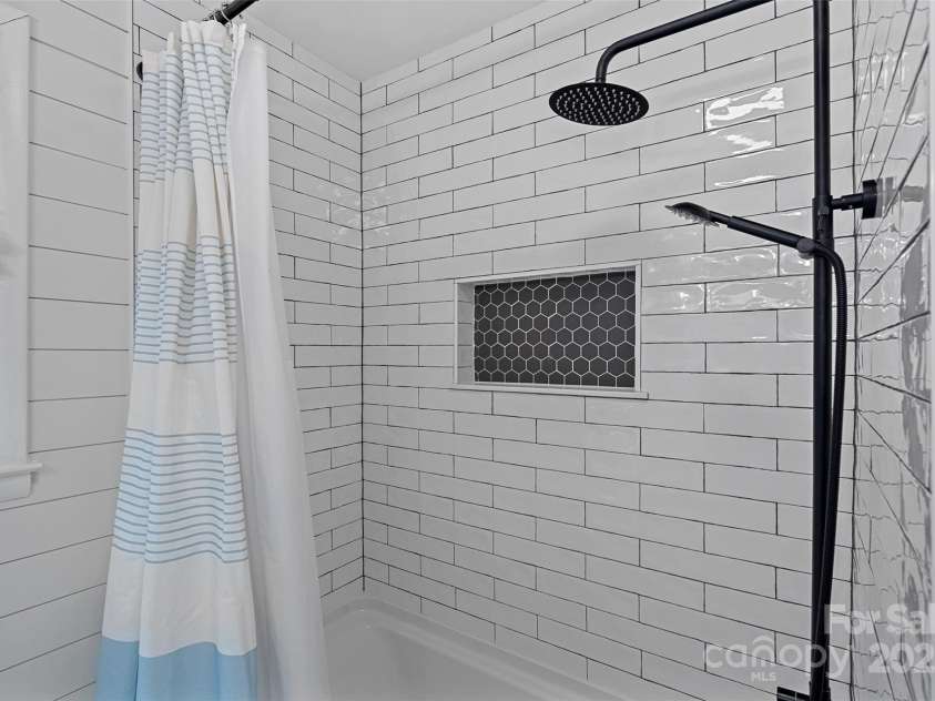 2113 Woodlawn Street, Kannapolis, NC 28083.  MLS# CAR4253582, YatesRealty ID 13633. 