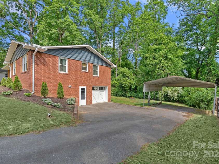 2113 Woodlawn Street, Kannapolis, NC 28083.  MLS# CAR4253582, YatesRealty ID 13633. 