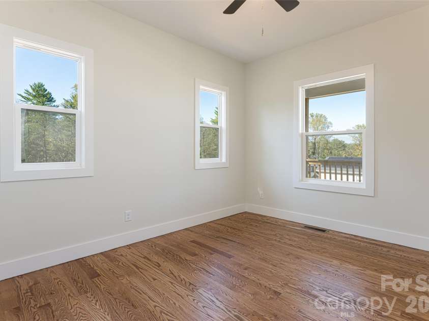 65 Greenwood Fields Drive, Asheville, NC 28804.  MLS# CAR4312948, YatesRealty ID 13633. 