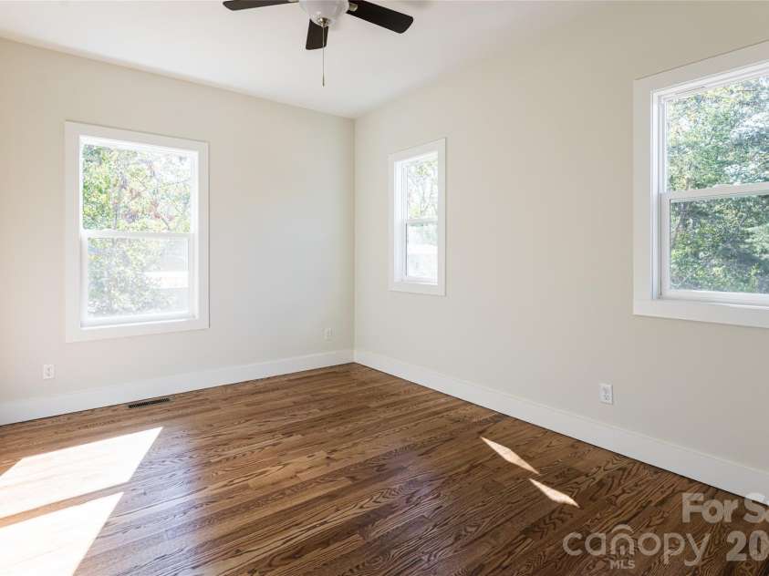 65 Greenwood Fields Drive, Asheville, NC 28804.  MLS# CAR4312948, YatesRealty ID 13633. 