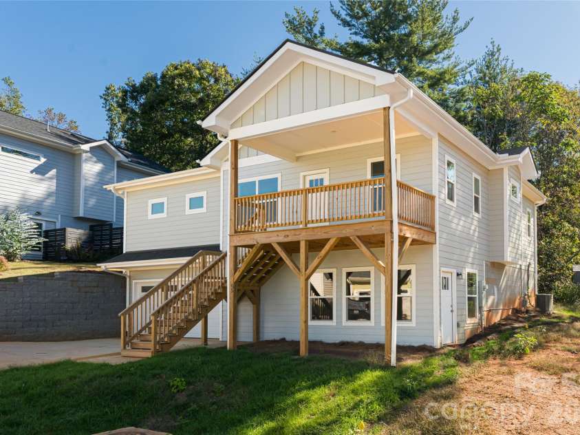 65 Greenwood Fields Drive, Asheville, NC 28804.  MLS# CAR4312948, YatesRealty ID 13633. 