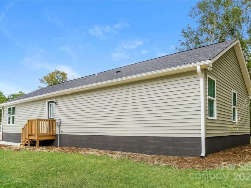 1429 Edgewood Drive, Rock Hill, SC 29730.  MLS# CAR4235702, YatesRealty ID 13634. 
