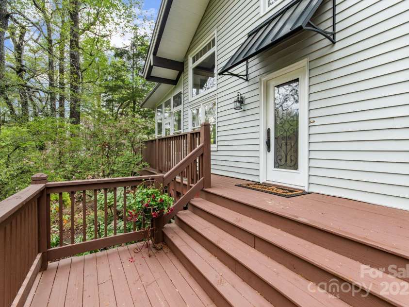 188 Echo Drive, Laurel Park, NC 28739.  MLS# CAR4245613, YatesRealty ID 13635. 