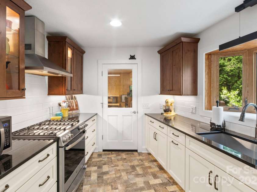 188 Echo Drive, Laurel Park, NC 28739.  MLS# CAR4245613, YatesRealty ID 13635. 