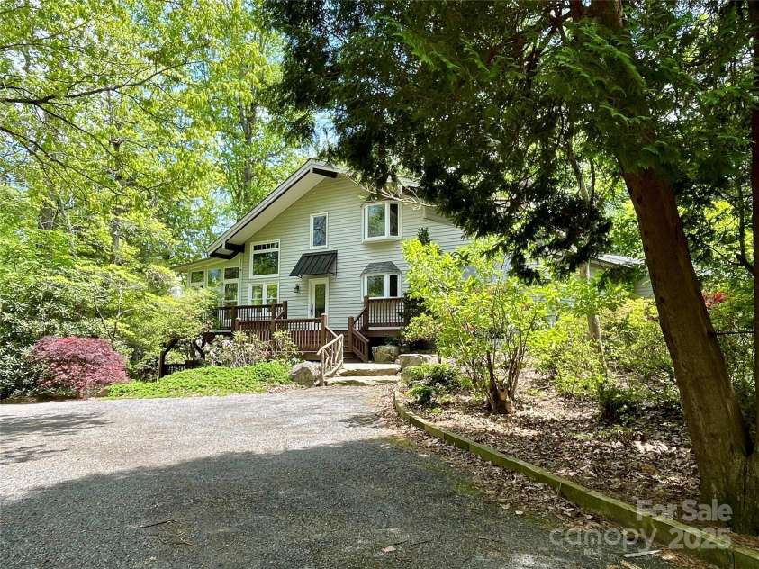 188 Echo Drive, Laurel Park, NC 28739.  MLS# CAR4245613, YatesRealty ID 13635. 