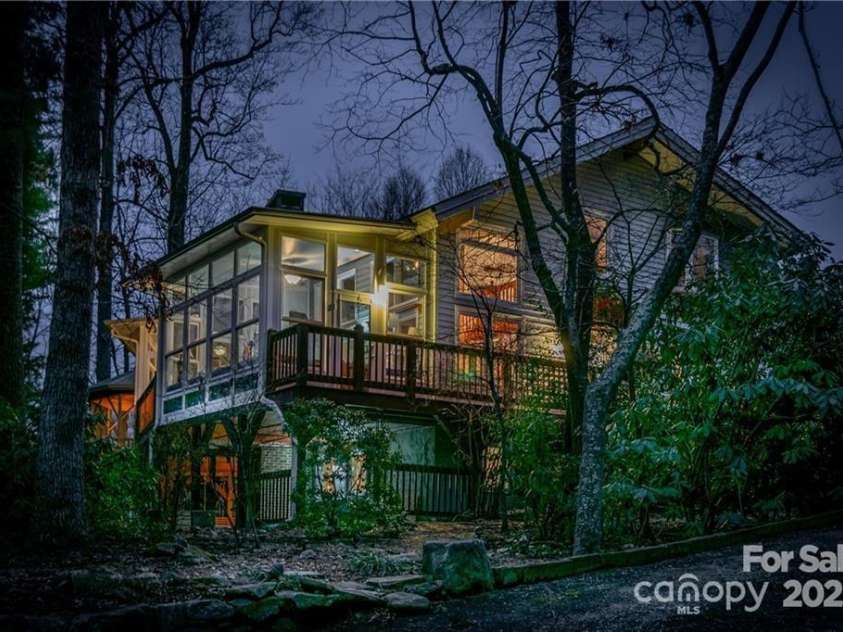 188 Echo Drive, Laurel Park, NC 28739.  MLS# CAR4245613, YatesRealty ID 13635. 