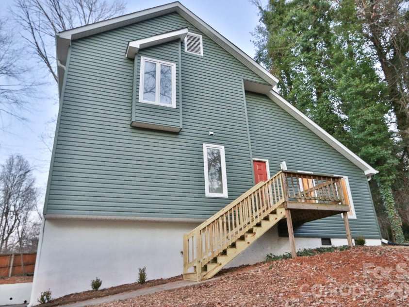 8037 Mill Chase Road, Lewisville, NC 27023.  MLS# CAR4344494, YatesRealty ID 13635. 
