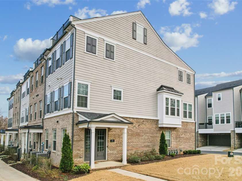 200 Emerson Avenue, Charlotte, NC 28204.  MLS# CAR4352912, YatesRealty ID 13636. 