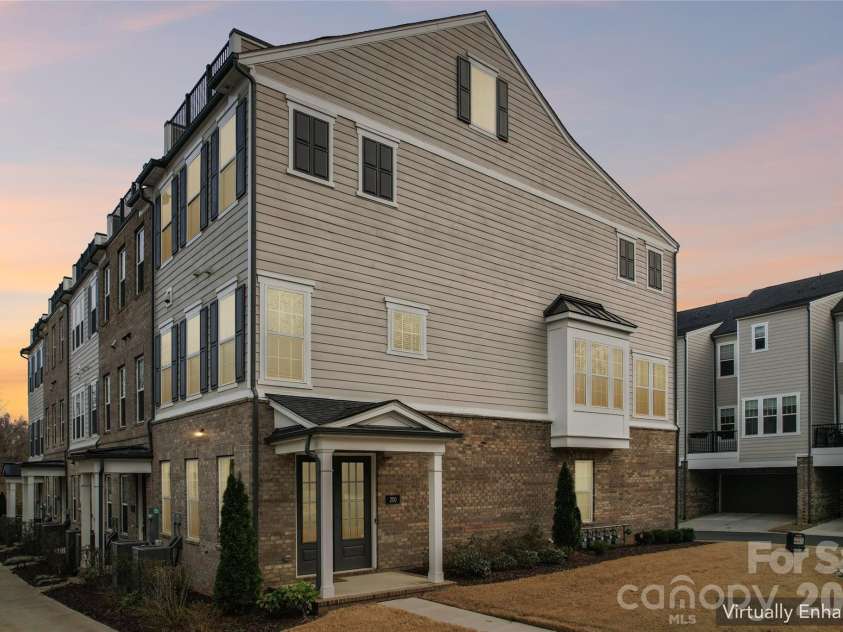 200 Emerson Avenue, Charlotte, NC 28204.  MLS# CAR4352912, YatesRealty ID 13636. 