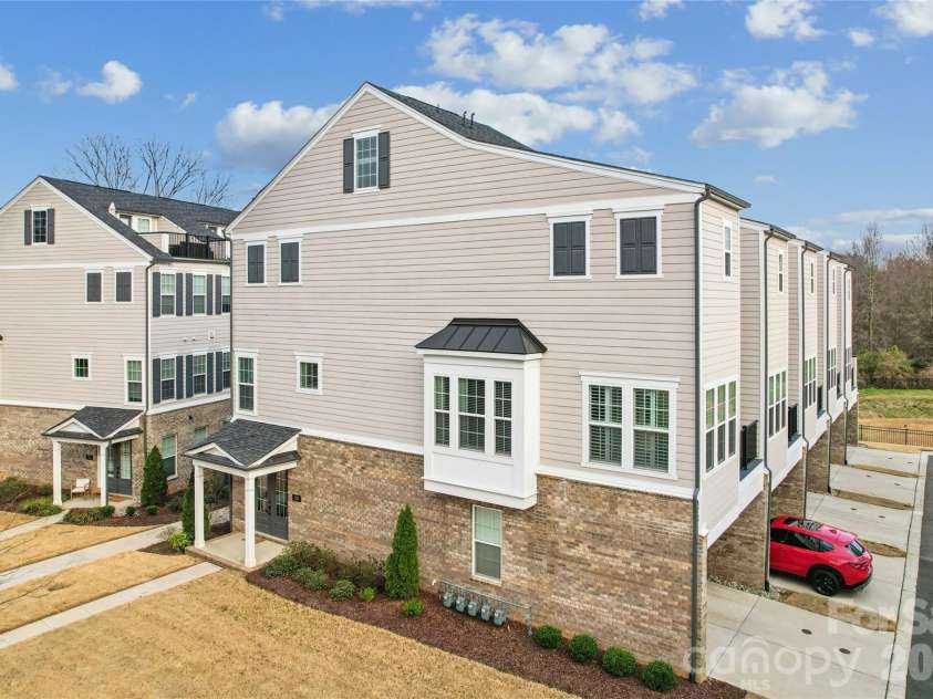 200 Emerson Avenue, Charlotte, NC 28204.  MLS# CAR4352912, YatesRealty ID 13636. 