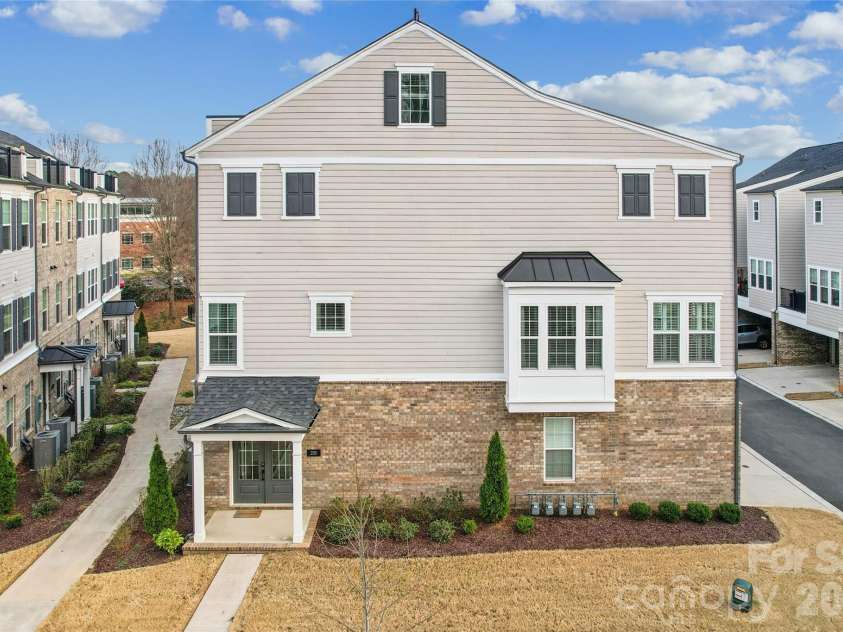 200 Emerson Avenue, Charlotte, NC 28204.  MLS# CAR4352912, YatesRealty ID 13636. 
