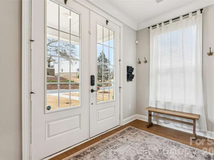 200 Emerson Avenue, Charlotte, NC 28204.  MLS# CAR4352912, YatesRealty ID 13636. 