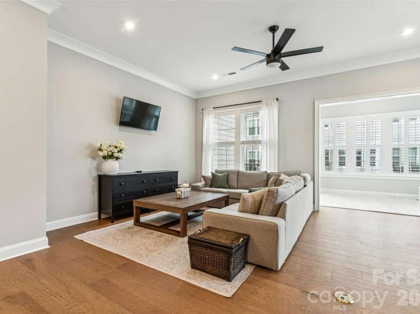 200 Emerson Avenue, Charlotte, NC 28204.  MLS# CAR4352912, YatesRealty ID 13636. 