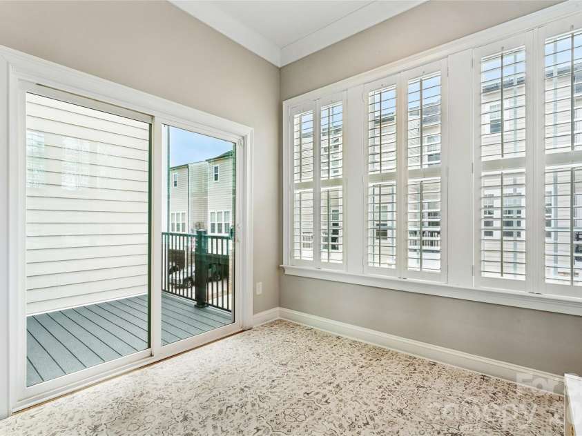 200 Emerson Avenue, Charlotte, NC 28204.  MLS# CAR4352912, YatesRealty ID 13636. 