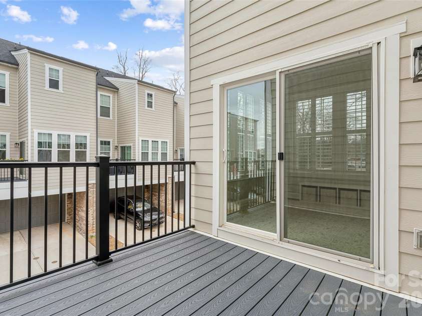 200 Emerson Avenue, Charlotte, NC 28204.  MLS# CAR4352912, YatesRealty ID 13636. 