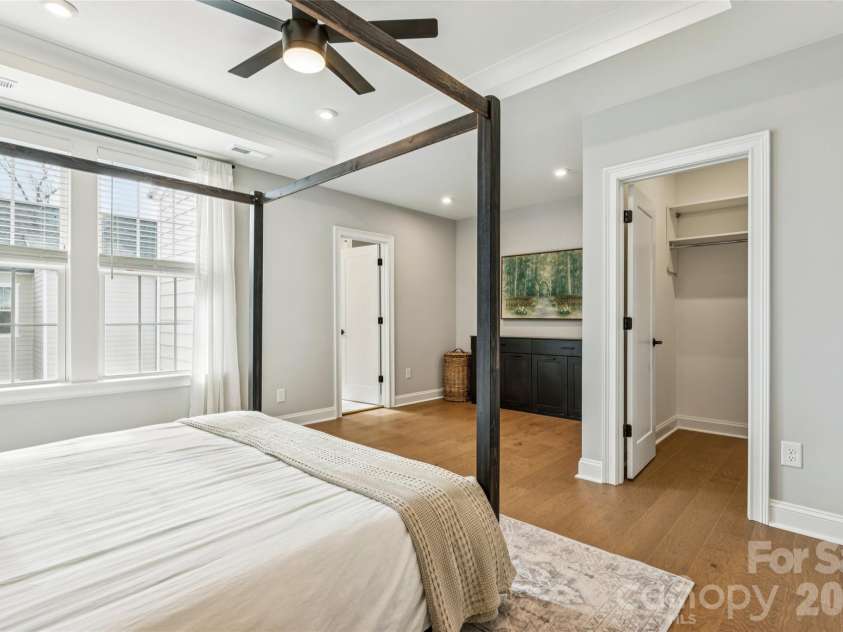 200 Emerson Avenue, Charlotte, NC 28204.  MLS# CAR4352912, YatesRealty ID 13636. 