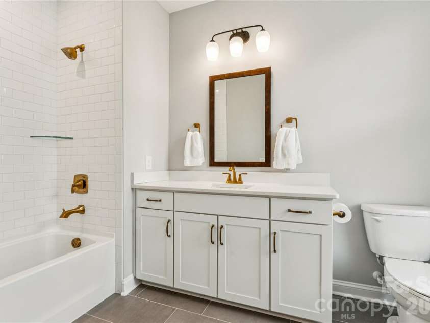200 Emerson Avenue, Charlotte, NC 28204.  MLS# CAR4352912, YatesRealty ID 13636. 