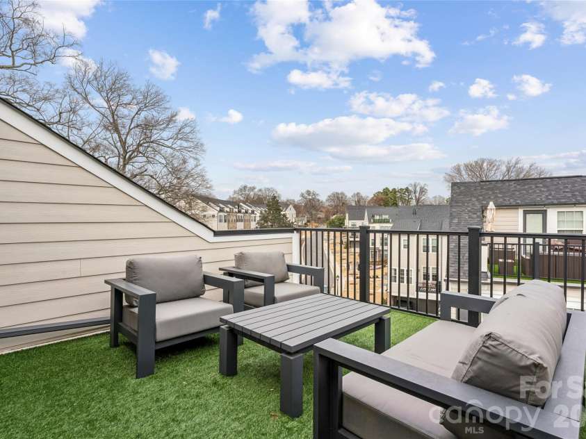 200 Emerson Avenue, Charlotte, NC 28204.  MLS# CAR4352912, YatesRealty ID 13636. 