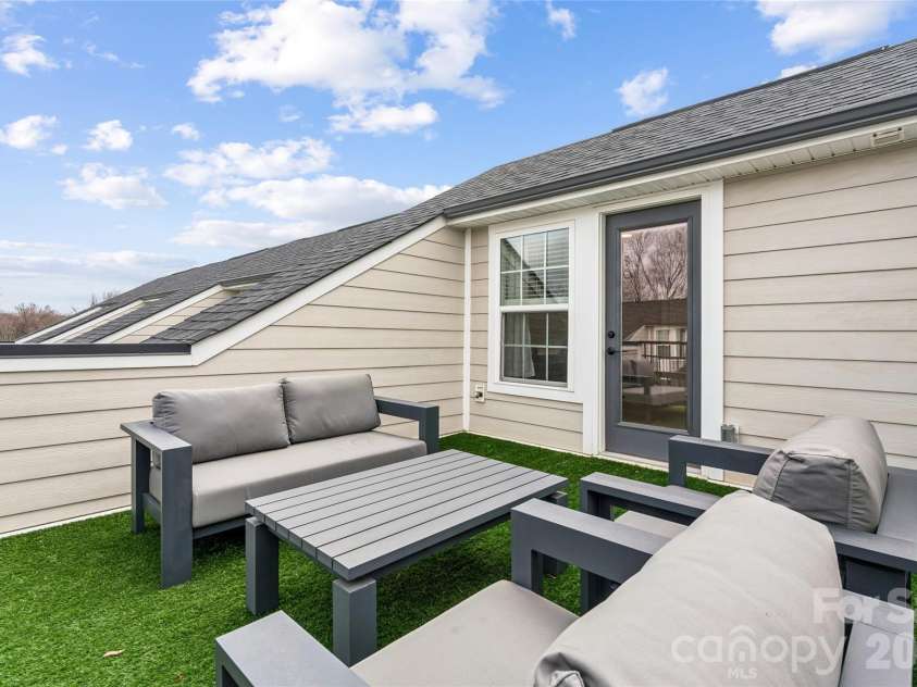 200 Emerson Avenue, Charlotte, NC 28204.  MLS# CAR4352912, YatesRealty ID 13636. 