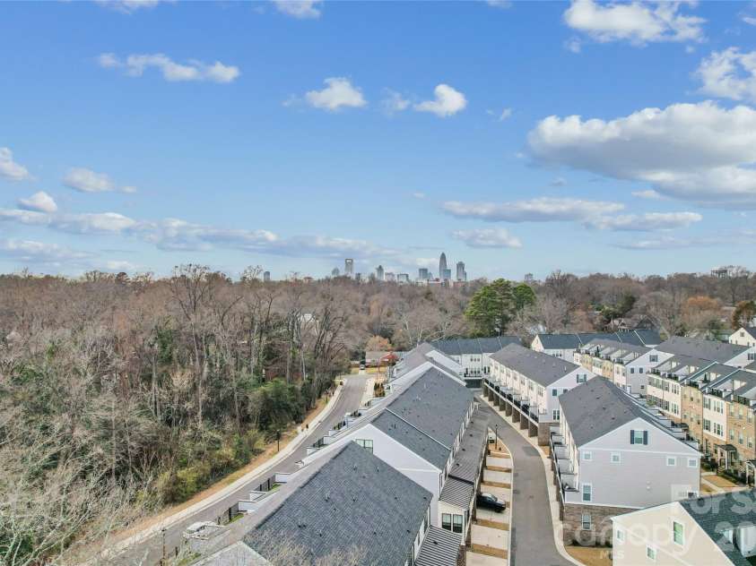 200 Emerson Avenue, Charlotte, NC 28204.  MLS# CAR4352912, YatesRealty ID 13636. 