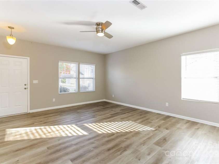 3948 Shasta Circle, Clover, SC 29710.  MLS# CAR4219765, YatesRealty ID 13636. 
