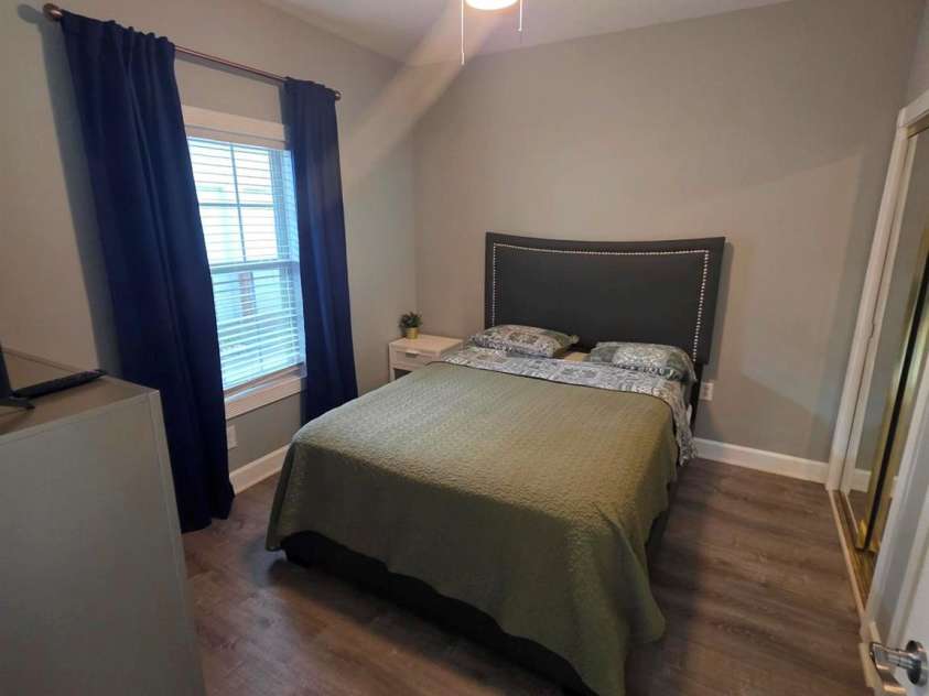 9016 Meadow Vista Drive, Charlotte, NC 28213.  MLS# CAR4314302, YatesRealty ID 13639. 