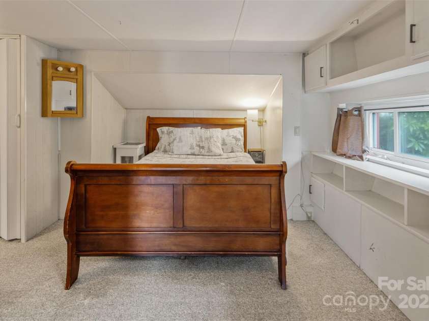 335 Snowshoe Loop, Newland, NC 28657.  MLS# CAR4290486, YatesRealty ID 1364. 