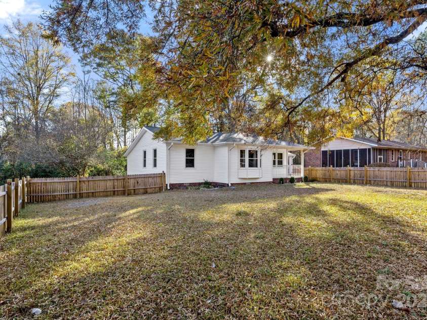 604 Cold Stream Circle, Chester, SC 29706.  MLS# CAR4321621, YatesRealty ID 13640. 