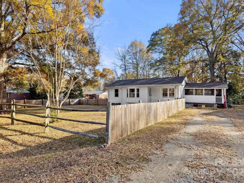 604 Cold Stream Circle, Chester, SC 29706.  MLS# CAR4321621, YatesRealty ID 13640. 